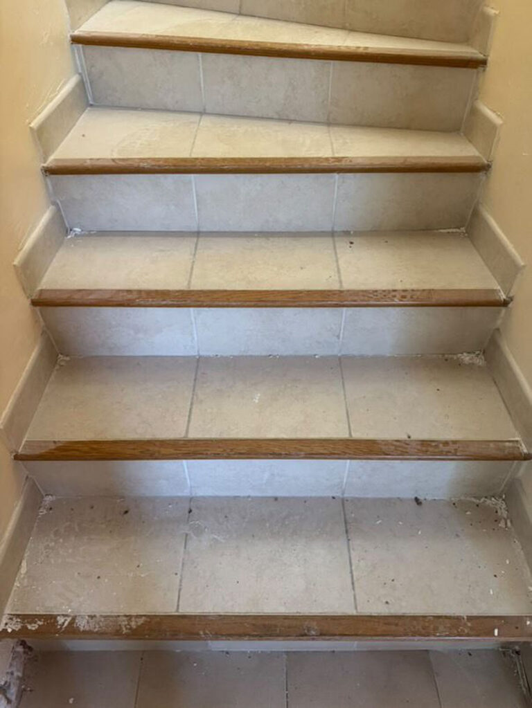 Escalier en béton ciré – La Colle-sur-Loup - béton ciré - Matières And Co