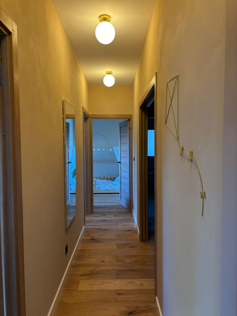 Béton ciré et finitions décoratives – Maison à La Gaude - béton ciré - Matières And Co