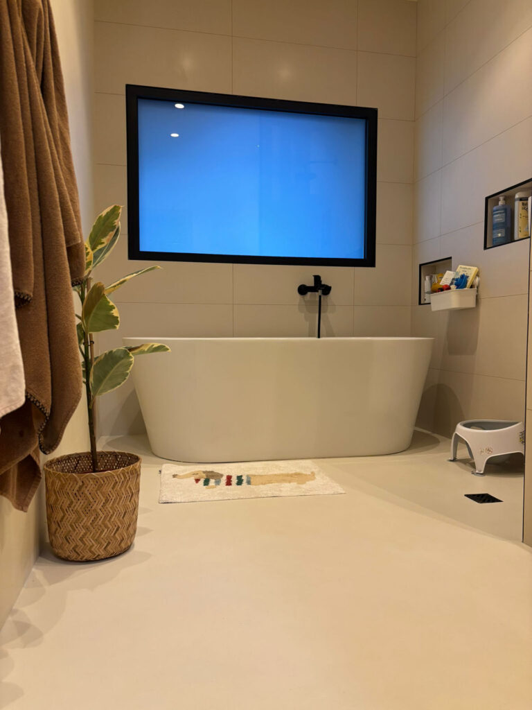 Béton ciré et finitions décoratives – Maison à La Gaude - béton ciré - Matières And Co