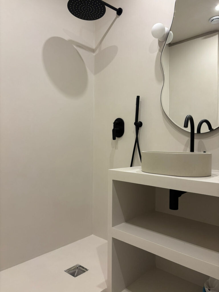 Salle de bain en béton ciré – Réalisation de prestige à Monaco - Béton ciré - Matières And Co