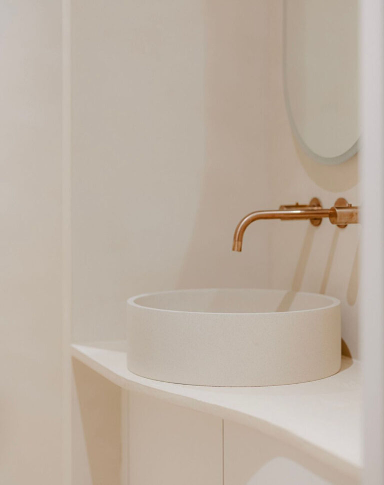 Sol et salles d'eau en béton ciré – Vieux Nice - béton ciré - Matières And Co