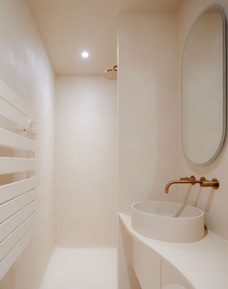 Sol et salles d'eau en béton ciré – Vieux Nice - béton ciré - Matières And Co